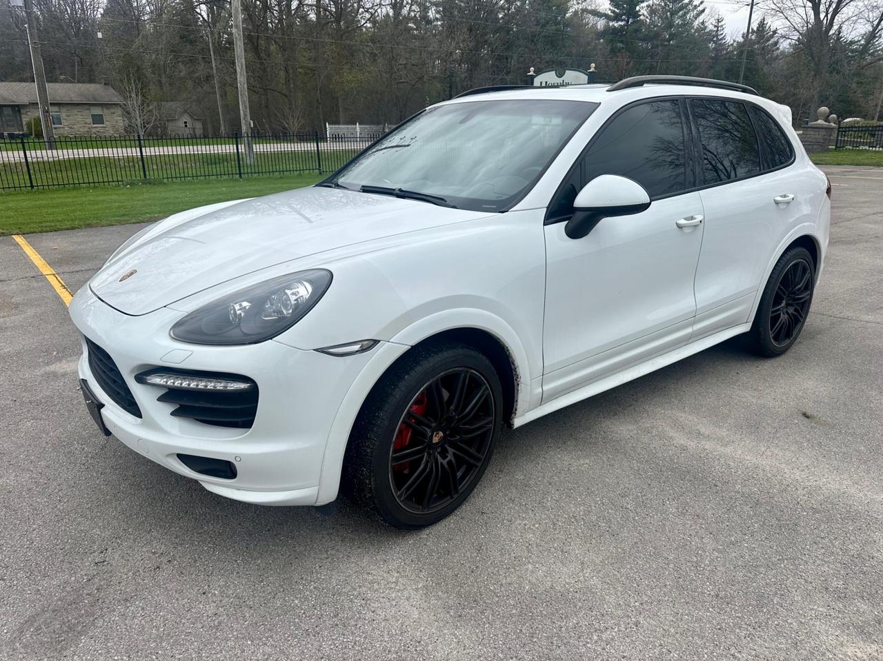 2014 Porsche Cayenne AWD 4dr GTS Photo0