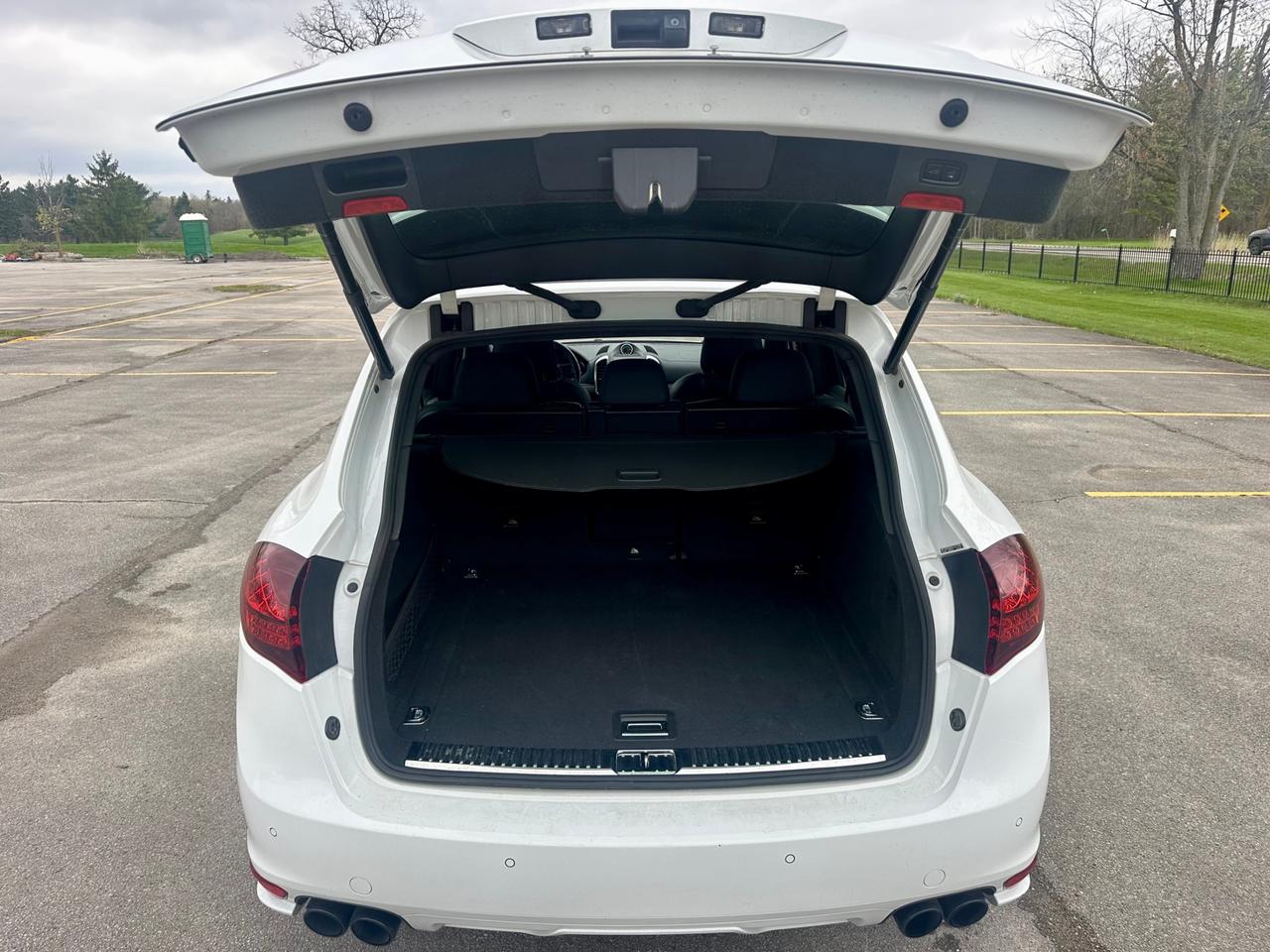 2014 Porsche Cayenne AWD 4dr GTS Photo