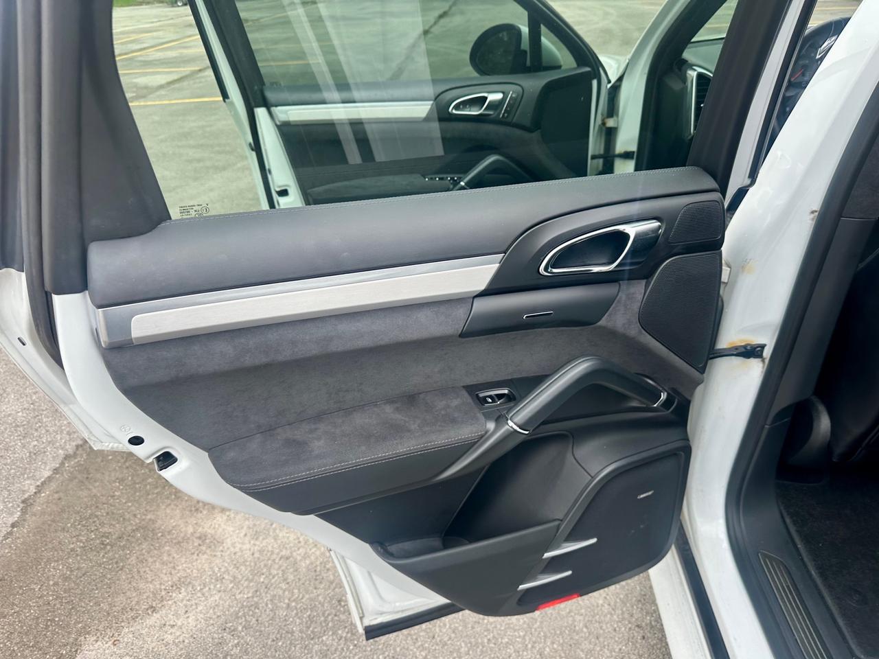 2014 Porsche Cayenne AWD 4dr GTS Photo
