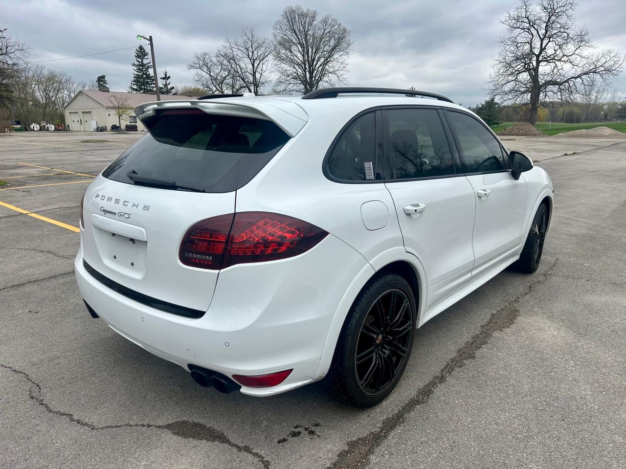 2014 Porsche Cayenne AWD 4dr GTS Photo4
