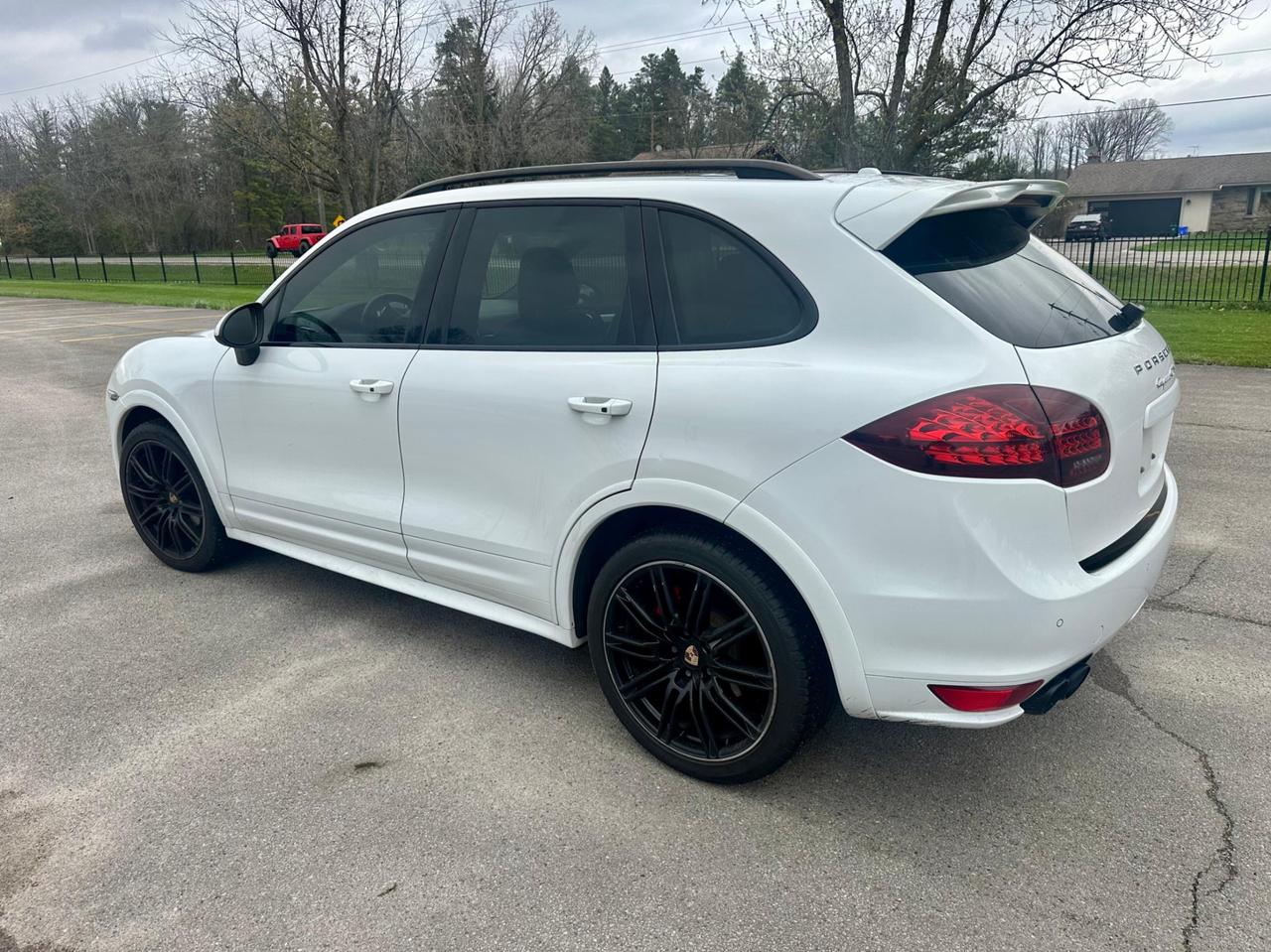 2014 Porsche Cayenne AWD 4dr GTS Photo