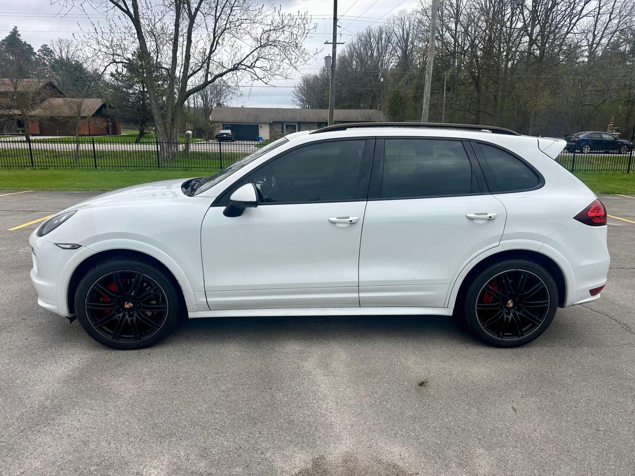 2014 Porsche Cayenne AWD 4dr GTS Photo