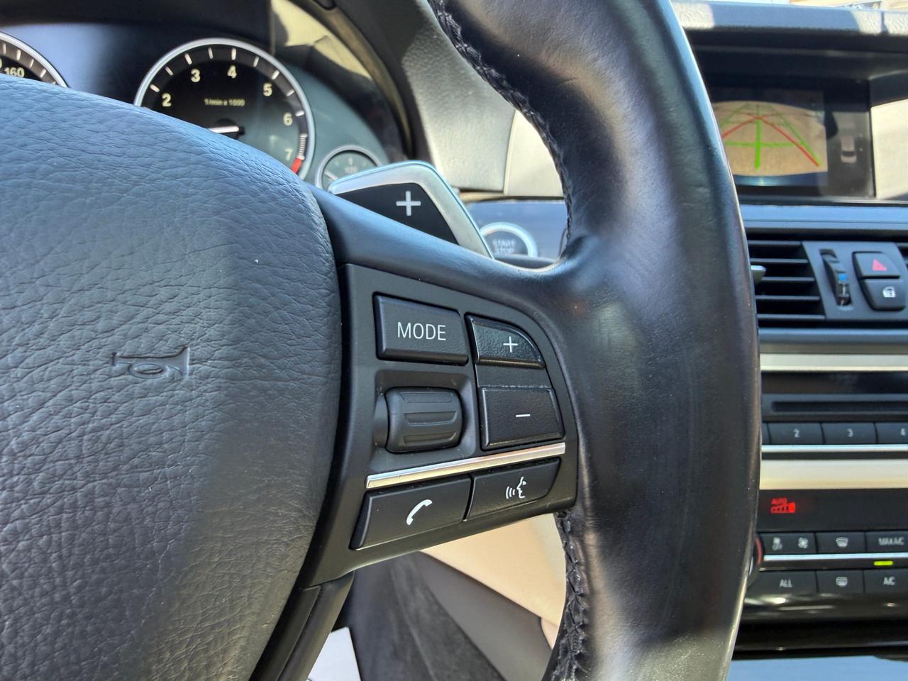 2013 BMW 5 Series 528i xDrive Photo