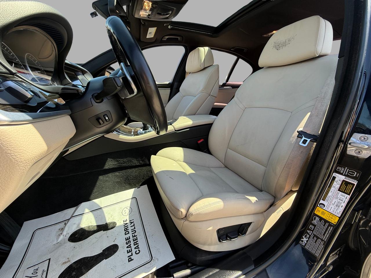 2013 BMW 5 Series 528i xDrive Photo