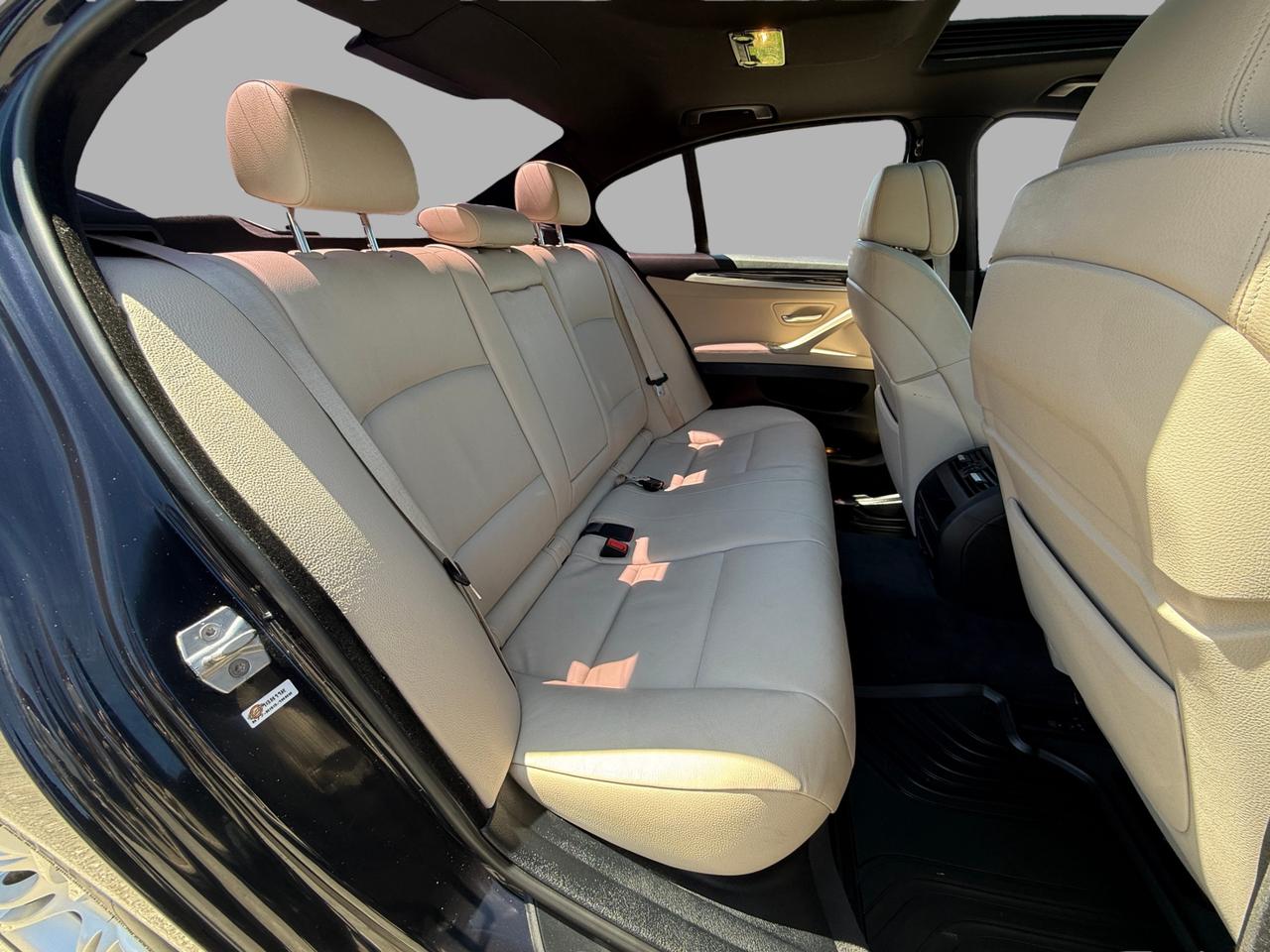 2013 BMW 5 Series 528i xDrive Photo