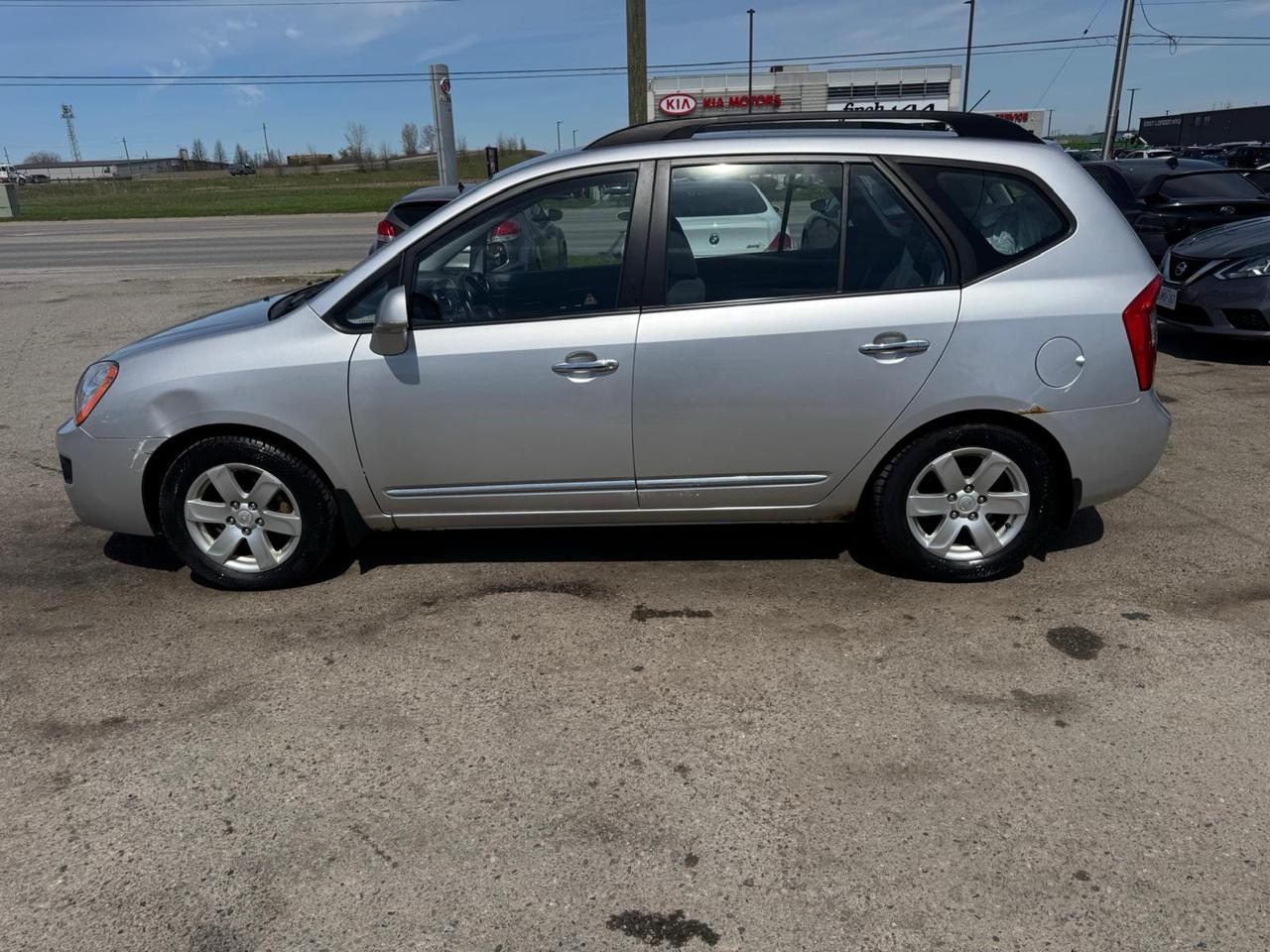 2009 Kia Rondo LX, AUTO, ONLY 93,000KMS, ALLOYS, CERTIFIED Photo