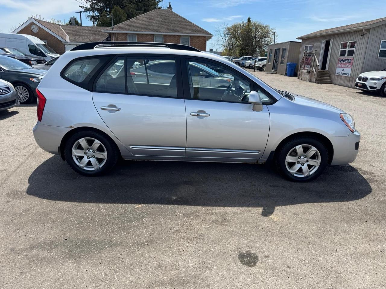2009 Kia Rondo LX, AUTO, ONLY 93,000KMS, ALLOYS, CERTIFIED Photo