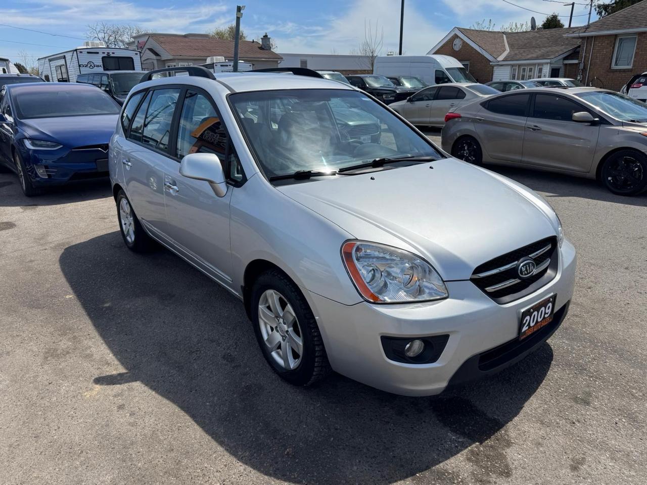2009 Kia Rondo LX, AUTO, ONLY 93,000KMS, ALLOYS, CERTIFIED Photo