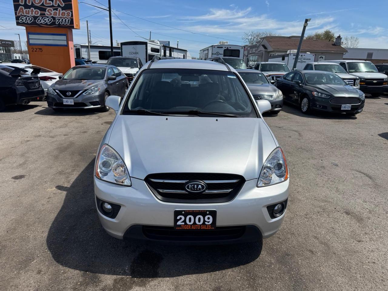 2009 Kia Rondo LX, AUTO, ONLY 93,000KMS, ALLOYS, CERTIFIED Photo