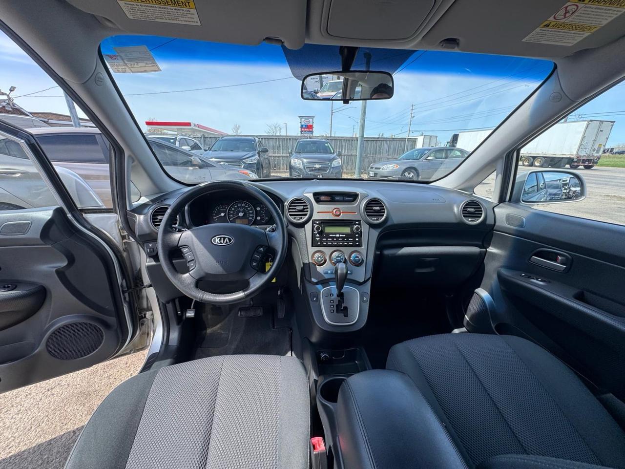 2009 Kia Rondo LX, AUTO, ONLY 93,000KMS, ALLOYS, CERTIFIED Photo