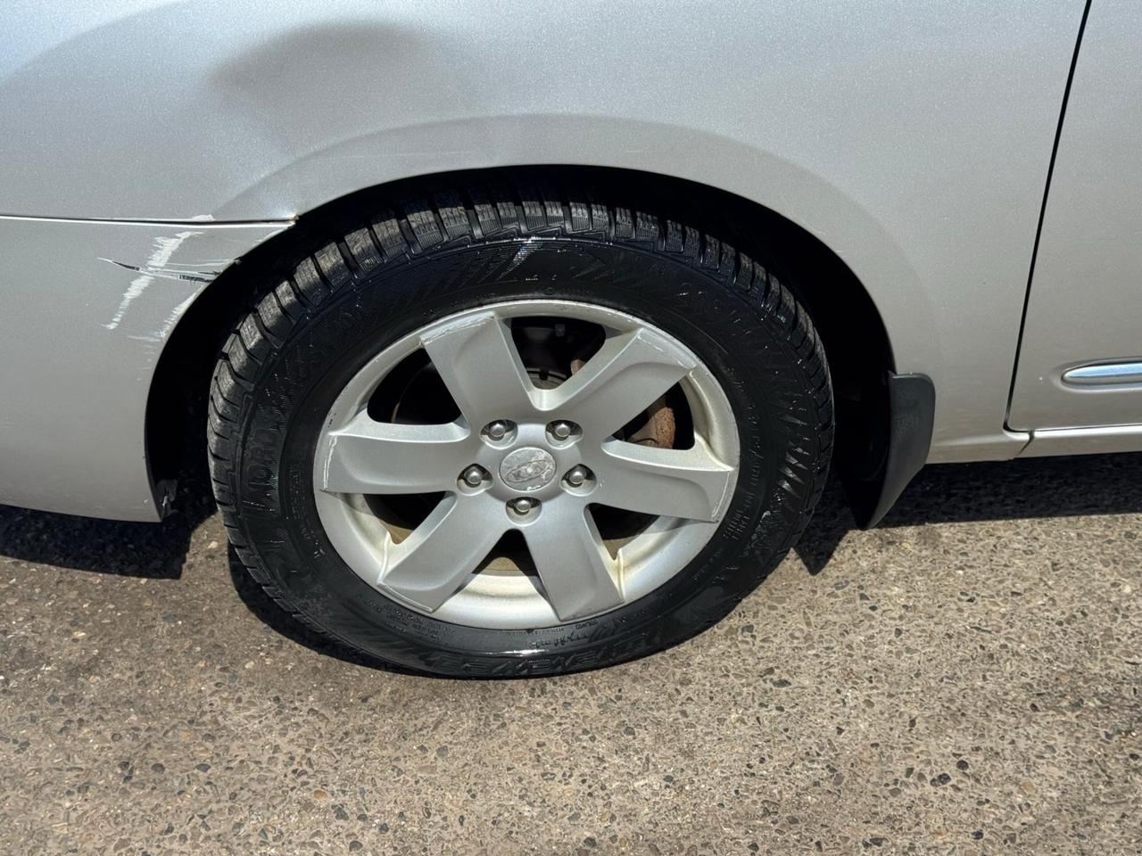 2009 Kia Rondo LX, AUTO, ONLY 93,000KMS, ALLOYS, CERTIFIED Photo