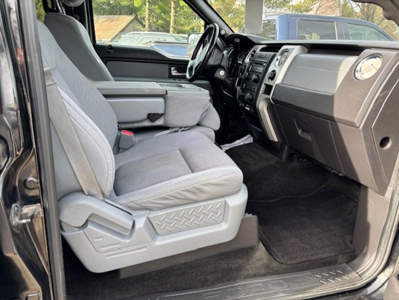 2012 Ford F-150 XLT-XTR 4X4 Photo3
