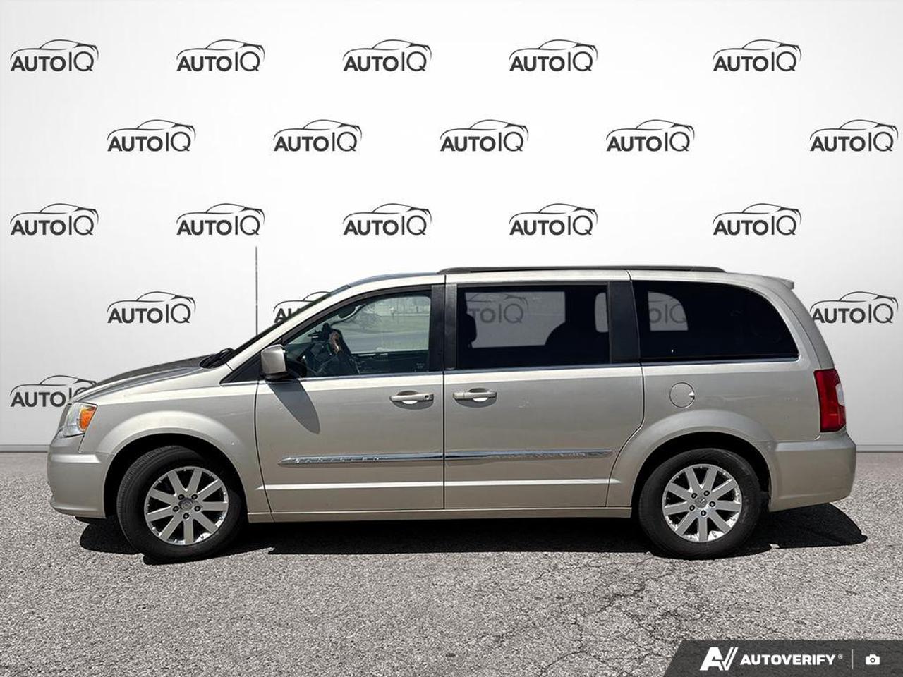 2014 Chrysler Town & Country Touring 29K|PWR LIFTGATE|REVERSE CAM Photo
