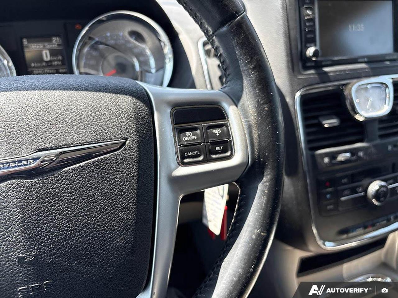 2014 Chrysler Town & Country Touring 29K|PWR LIFTGATE|REVERSE CAM Photo