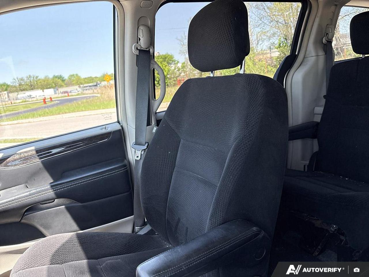 2014 Chrysler Town & Country Touring 29K|PWR LIFTGATE|REVERSE CAM Photo