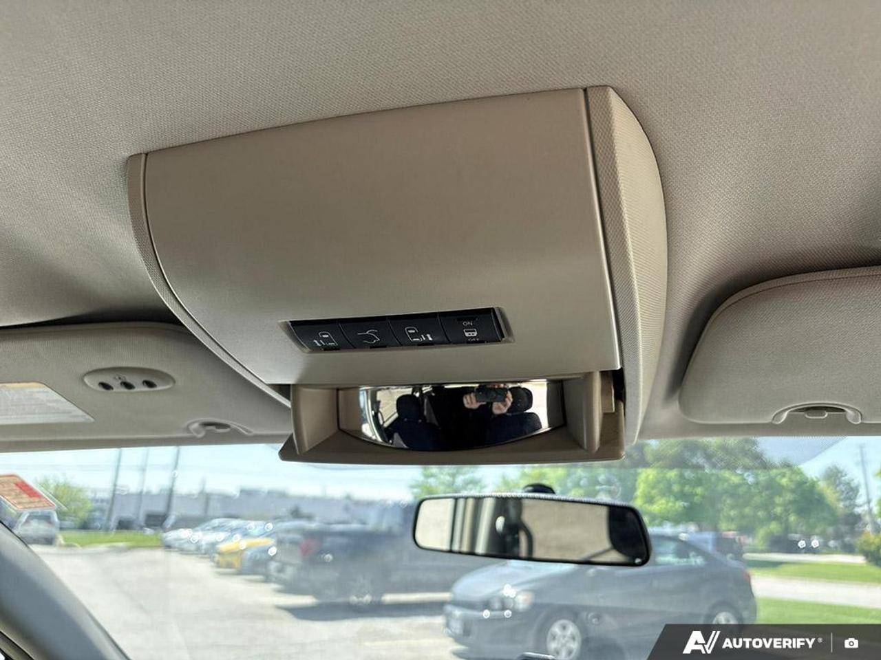 2014 Chrysler Town & Country Touring 29K|PWR LIFTGATE|REVERSE CAM Photo