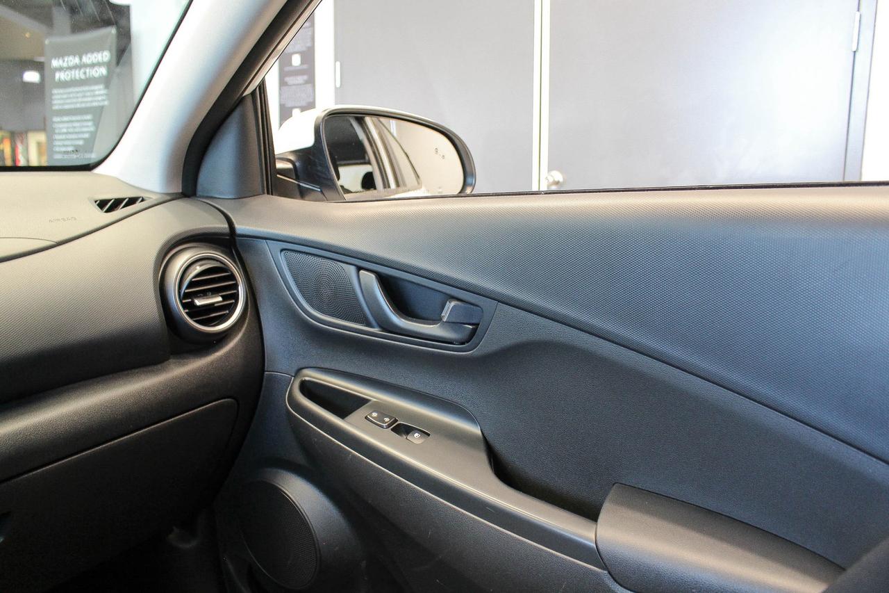 2021 Hyundai KONA 2.0L Preferred HEATED SEATS/STEERING WHEEL - REMOTE START - CLOTH UPHOLSTERY Photo