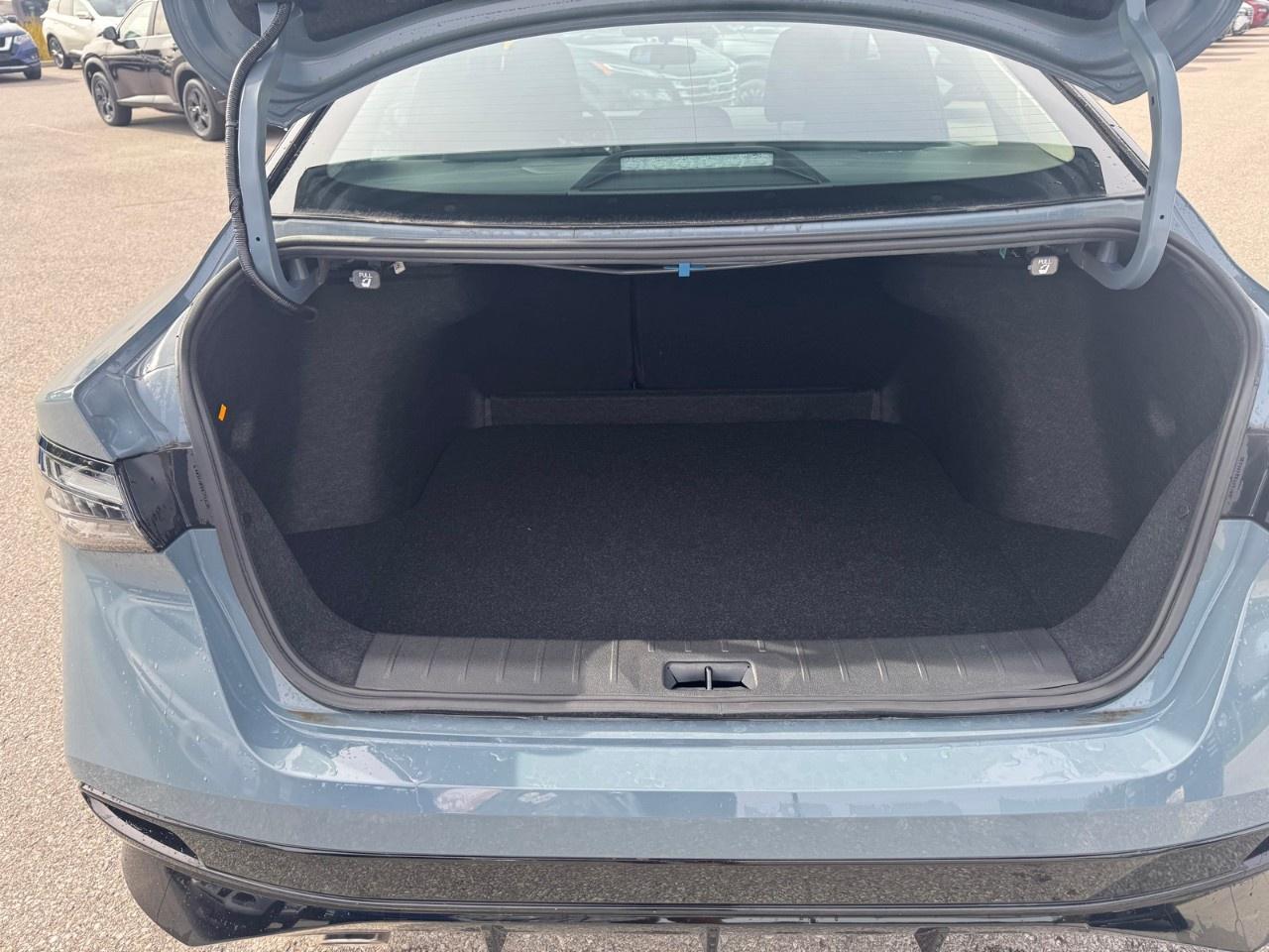 2026 Nissan Sentra SR SEDAN Photo