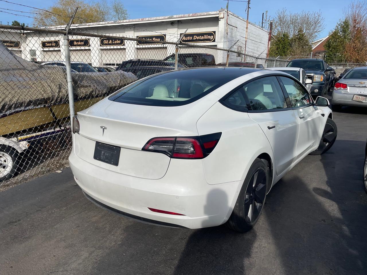 2021 Tesla Model 3 Standard Range Plus *WHITE INTERIOR, HEATED SEATS* Photo