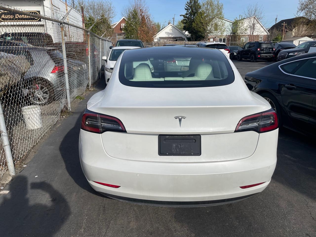 2021 Tesla Model 3 Standard Range Plus *WHITE INTERIOR, HEATED SEATS* Photo