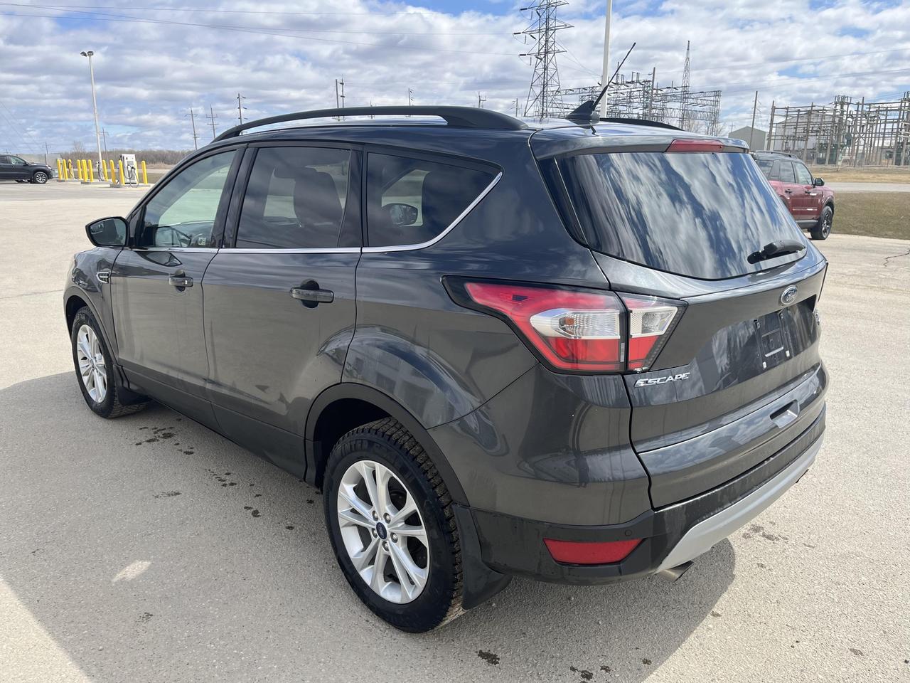 2018 Ford Escape SEL 4WD Photo3