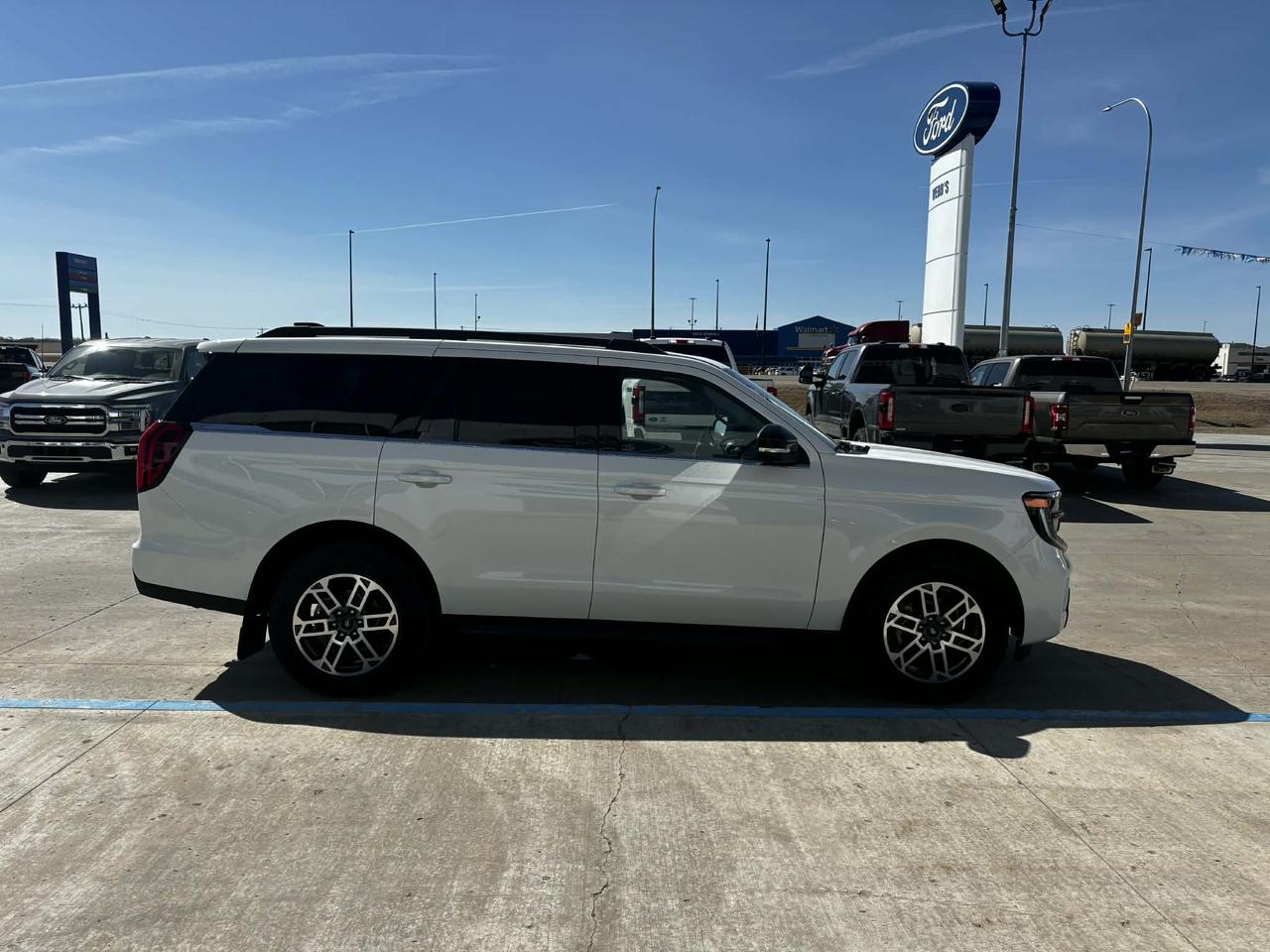 2026 Ford Expedition ACTIVE 4X4 Photo2