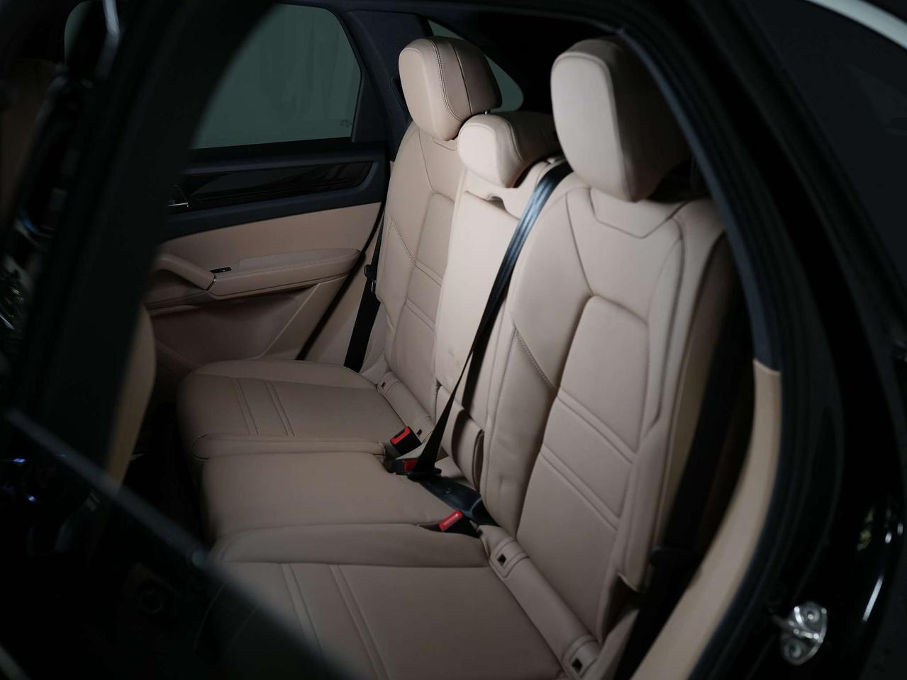 2022 Porsche Cayenne E-HYBRID | PREMIUM & ASSISTANCE PKG | BOSE | 20 IN Photo