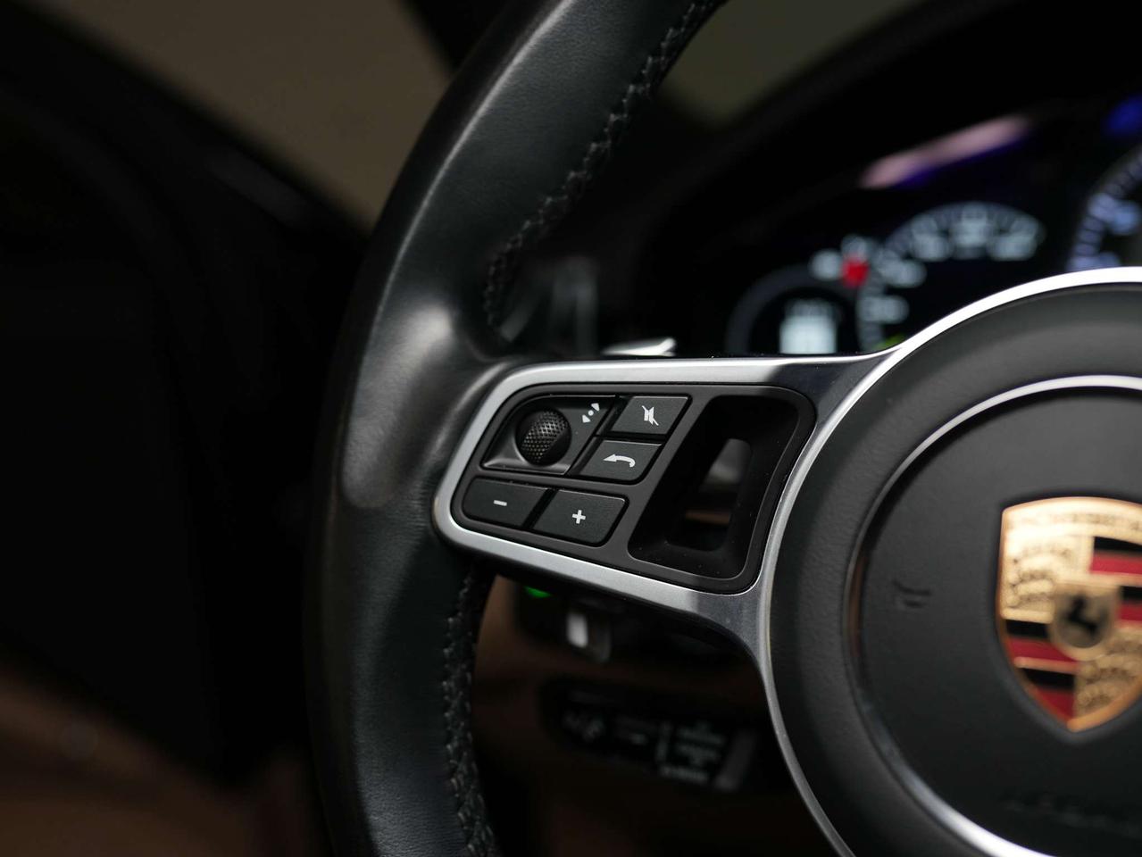 2022 Porsche Cayenne E-HYBRID | PREMIUM & ASSISTANCE PKG | BOSE | 20 IN Photo