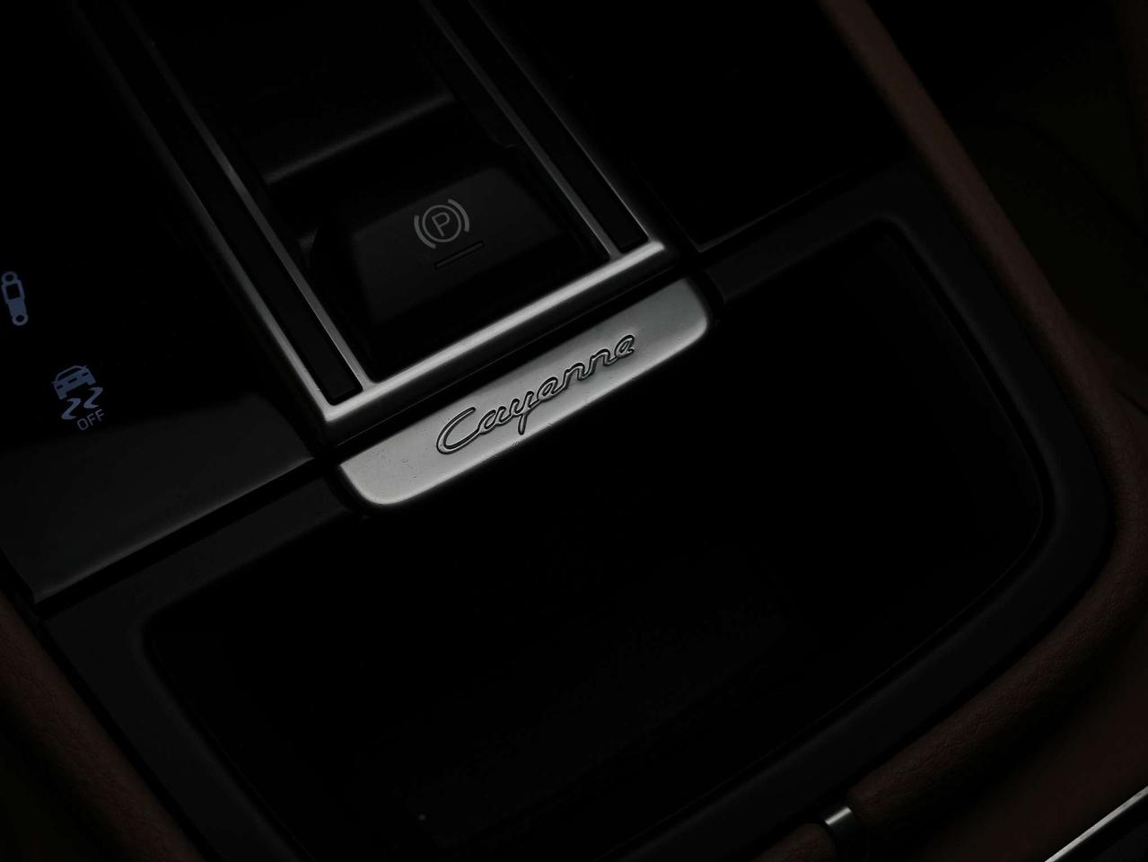 2022 Porsche Cayenne E-HYBRID | PREMIUM & ASSISTANCE PKG | BOSE | 20 IN Photo