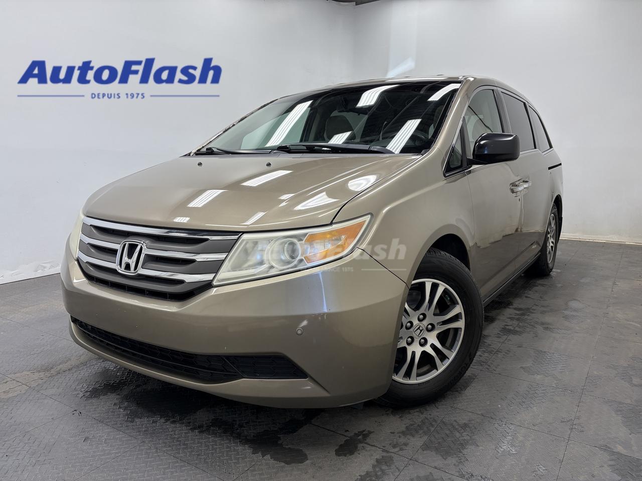 +Syst&egrave;me dassistance conduite / Driver assist technology
+R&eacute;gulateur de vitesse adaptatif / Adaptive cruise control
+Surveillance des angles morts / Blind spot monitoring
+Affichate t&ecirc;te haute / Heads up display (HUD)
+Syst&egrave;me d&eacute;vitemment de collision / Collision warning system 
+Avertisseur de d&eacute;rive de la trajectoie / Lane departure warning 
+Apple Carplay 
+Android Auto
+Si&egrave;ges en cuir / Leather interior 
+Si&egrave;ges chauffants / Heated seats 
+Si&egrave;ges refroidissants / Cooled seats
+Volant chauffant / Heated Steering wheel
+Bluetooth 
+Toit ouvrant / Sunroof 
+Toit a vision panoramique / Panoramic sunroof 
+Hayon &eacute;lectrique / Electric hatch
+Cam&eacute;ra de recul / Backup camera 
+Syst&egrave;me dassistance stationnement / Park assist system 
+Portes coulissantes / Sliding doors
+Portes coulissantes &eacute;lectriques / Electric sliding doors
+R&eacute;gulateur de vitesse  / Cruise control 
+Syst&egrave;me de navigation / Navigation system 
+Lecteur (s) DVD / DVD player (s) 
+Si&egrave;ges arrieres rabattable Stown-Go /  Stown-Go rear seating 
+D&eacute;marrage &agrave; bouton / Push button start
+Commandes de radio au volant / Steering wheel audio controls
+Sieges en suede / Suade seats
+Changements de vitesses au volant / Paddle shifters
+D&eacute;marreur &agrave; distance / Remote start 
+Attache remorque / Trailer hitch
+Aucun Accident /  No accidents
+V&eacute;rifi&eacute; par Carfax / Carfax verified
+Protection m&eacute;canique disponible / Mechanical protection available
+Aucune r&eacute;clamation dassurance / No insurance claims
+V&eacute;hicule tr&egrave;s propre! / Very clean unit
+Ce v&eacute;hicule a &eacute;t&eacute; achet&eacute; dun particulier / This vehicle was bought from a private seller

Visitez notre page Google pour voir tous les commentaires positifs que nos clients nous laissent.
 
Financement rapide et facile, 1ere, 2e et 3e chances au cr&eacute;dit, approbation en 30 minutes, taux dacceptation tr&egrave;s &eacute;lev&eacute;. 

Essayez notre demande de cr&eacute;dit s&eacute;curis&eacute; en ligne, sans obligation! 

Nous sommes les sp&eacute;cialistes des autos, fourgonnettes, VUS, 4x4, et les camions l&eacute;gers jusqu&agrave; une tonne. 

*Seulement le nettoyage de base du v&eacute;hicule, fait par un sous-traitant, est inclus. Pour un perfectionnement de lesth&eacute;tique int&eacute;rieur/ext&eacute;rieur, dont une d&eacute;contamination de la peinture, des retouches de peinture, faites par nos experts en esth&eacute;tique, une somme de 249$ sera ajout&eacute;e &agrave; votre facture. Aussi disponible, loption dimmatriculer la voiture sur place, qui vous permet d&eacute;pargner du temps et le co&ucirc;t de 25$ du transit temporaire.

*************

Since 1975 AutoFlash has offered the best price-quality and excellent service. 

Visit our Google page to read all the nice things our clients have to say about us.

We have financing for all credit situations. 1st 2nd 3rd chance credit with an excellent approval rate!

Try our secured online credit application any time, with no obligation! 

We specialize in all brands, makes and models. Whether you need a car, truck, SUV or minivan, we can help you.

And if we dont have it, well find it for you!

*Only the basic cleaning of the vehicle, done by a subcontractor, is included in the advertised price. For a complete interior/exterior detailing, done by our esthetic specialists, which includes a complete paint decontamination and paint touch-ups if needed, an amount of 249$ will be added to your invoice. Also available, in-house licensing, which allows you to save the $25 for a temporary Transit.