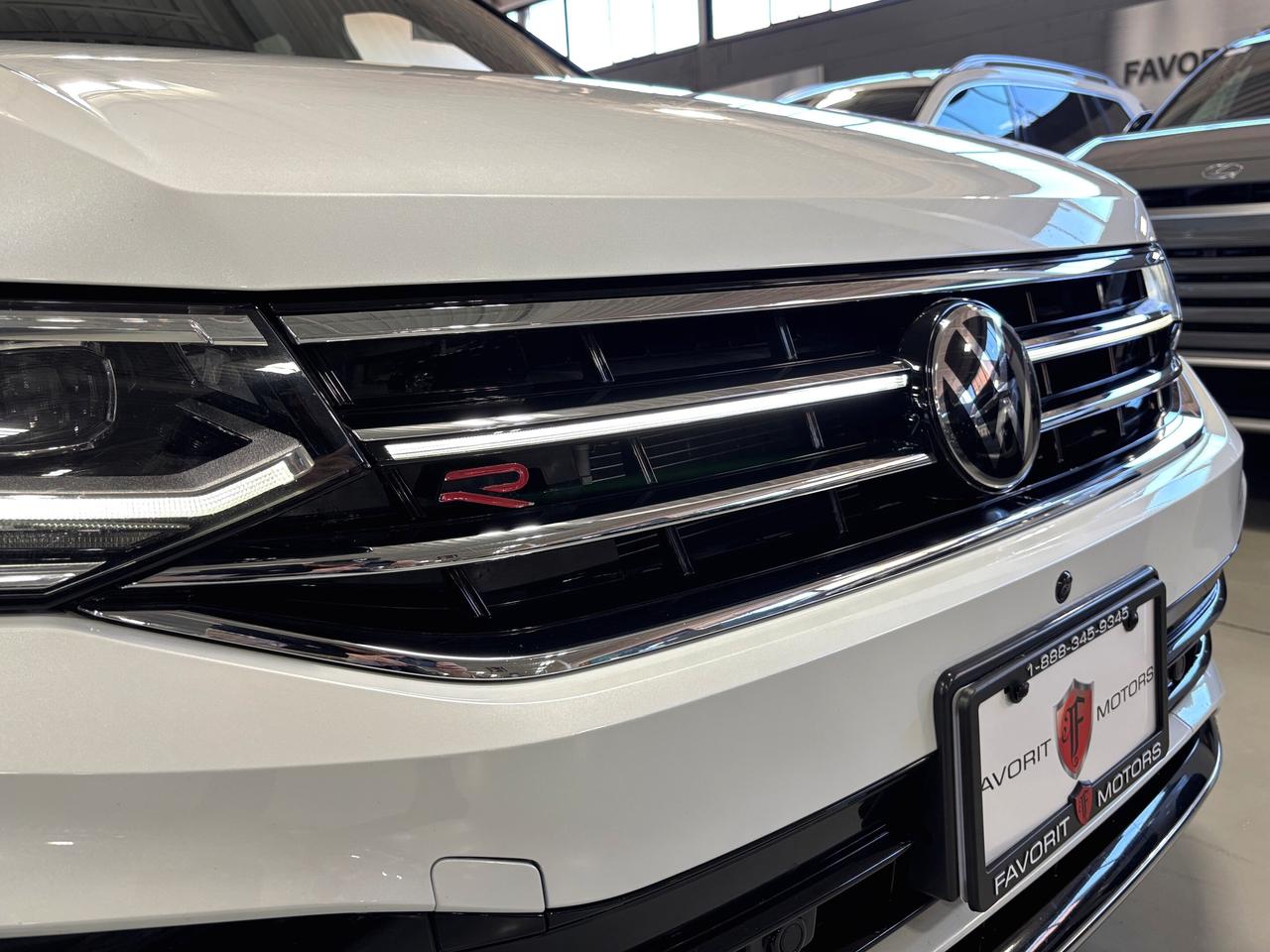2023 Volkswagen Tiguan R-Line|4MOTION|NAV|FENDERAUDIO|7PASS|BROWNLEATHER| Photo