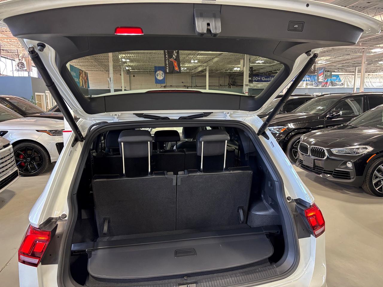 2023 Volkswagen Tiguan R-Line|4MOTION|NAV|FENDERAUDIO|7PASS|BROWNLEATHER| Photo