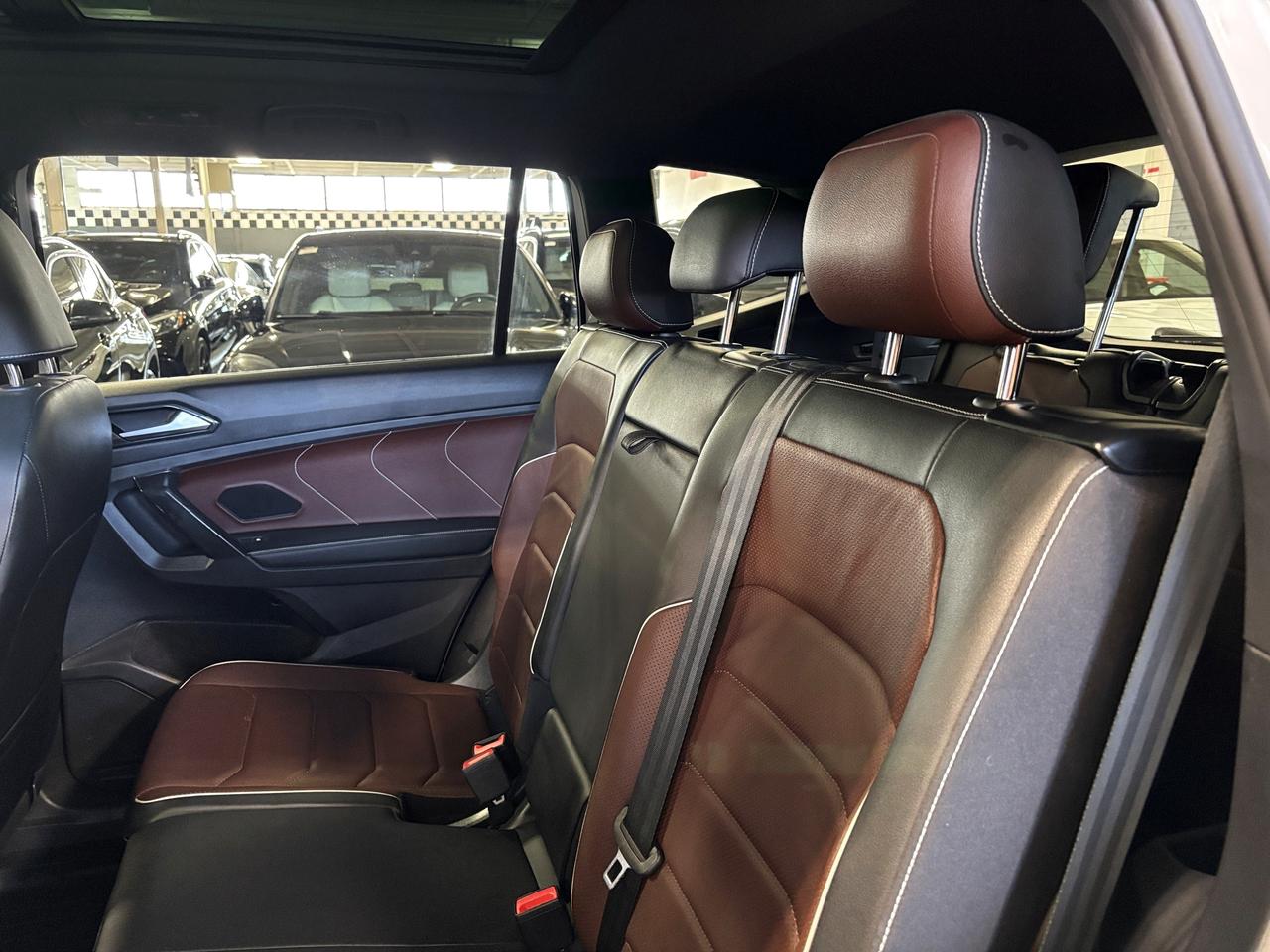 2023 Volkswagen Tiguan R-Line|4MOTION|NAV|FENDERAUDIO|7PASS|BROWNLEATHER| Photo