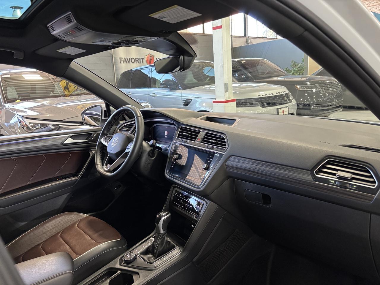 2023 Volkswagen Tiguan R-Line|4MOTION|NAV|FENDERAUDIO|7PASS|BROWNLEATHER| Photo