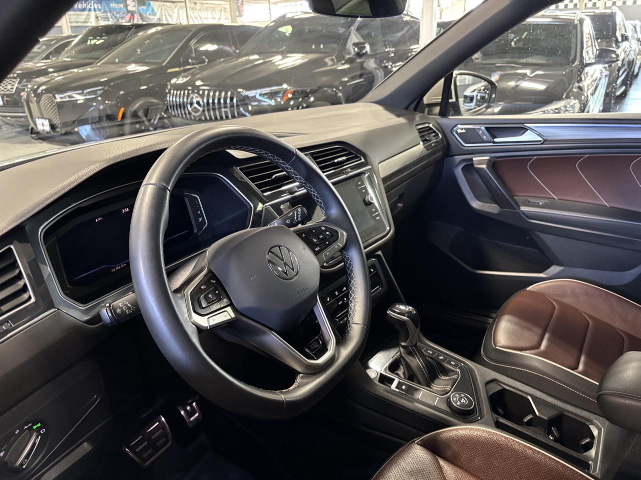 2023 Volkswagen Tiguan R-Line|4MOTION|NAV|FENDERAUDIO|7PASS|BROWNLEATHER| Photo