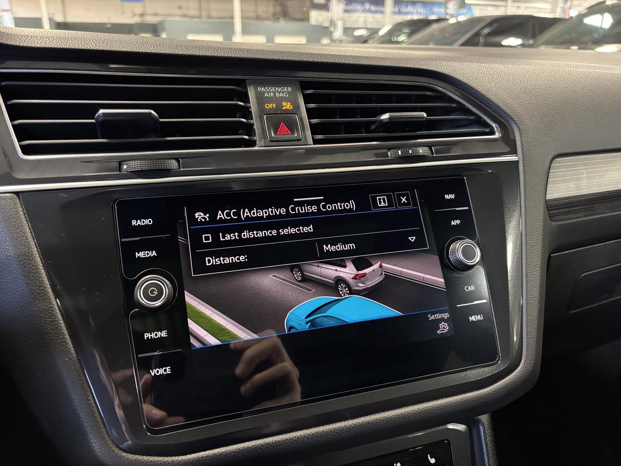 2023 Volkswagen Tiguan R-Line|4MOTION|NAV|FENDERAUDIO|7PASS|BROWNLEATHER| Photo