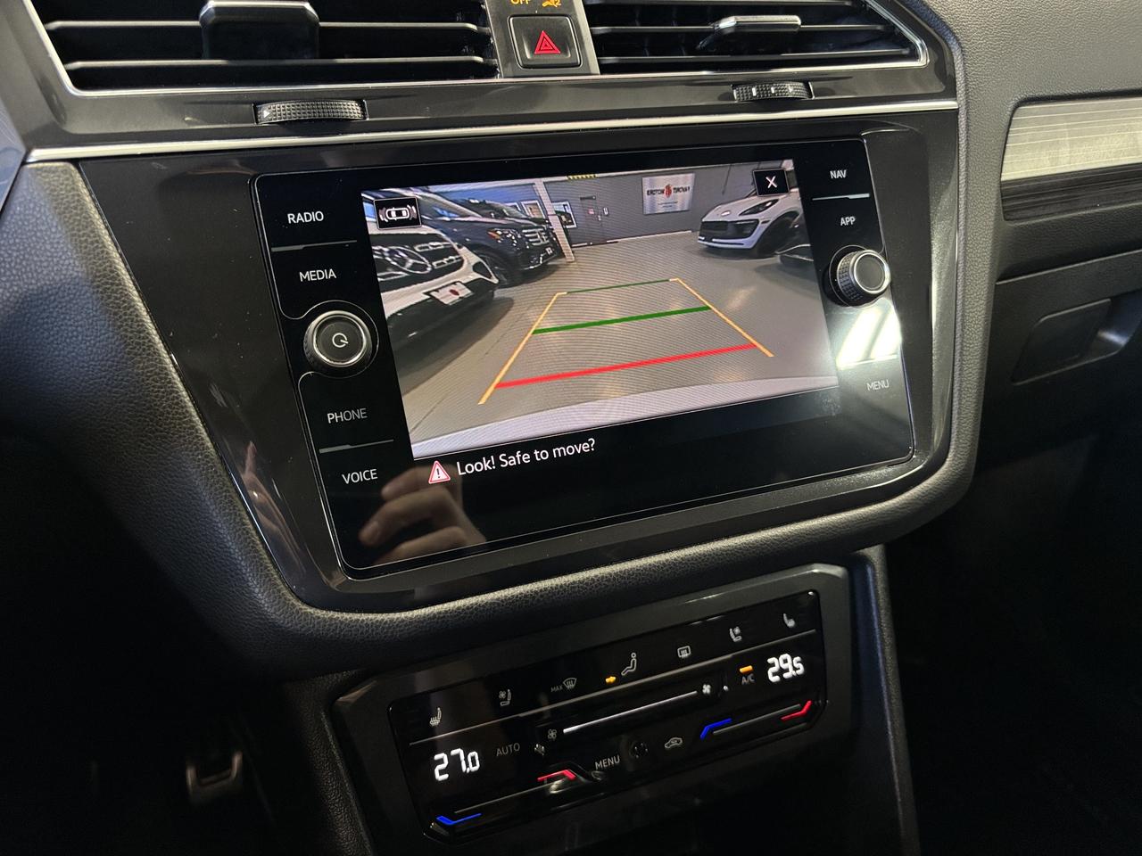 2023 Volkswagen Tiguan R-Line|4MOTION|NAV|FENDERAUDIO|7PASS|BROWNLEATHER| Photo