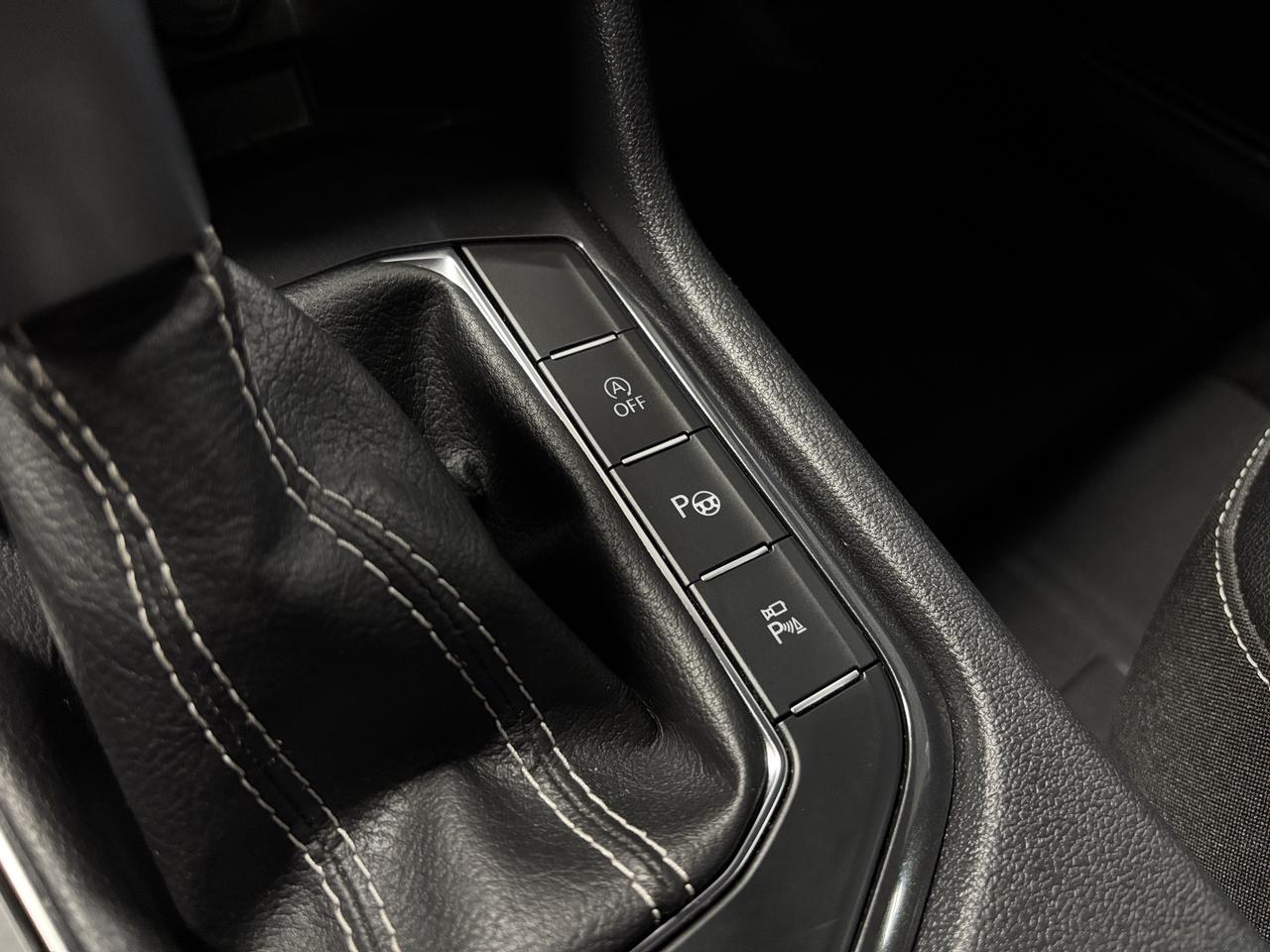 2023 Volkswagen Tiguan R-Line|4MOTION|NAV|FENDERAUDIO|7PASS|BROWNLEATHER| Photo