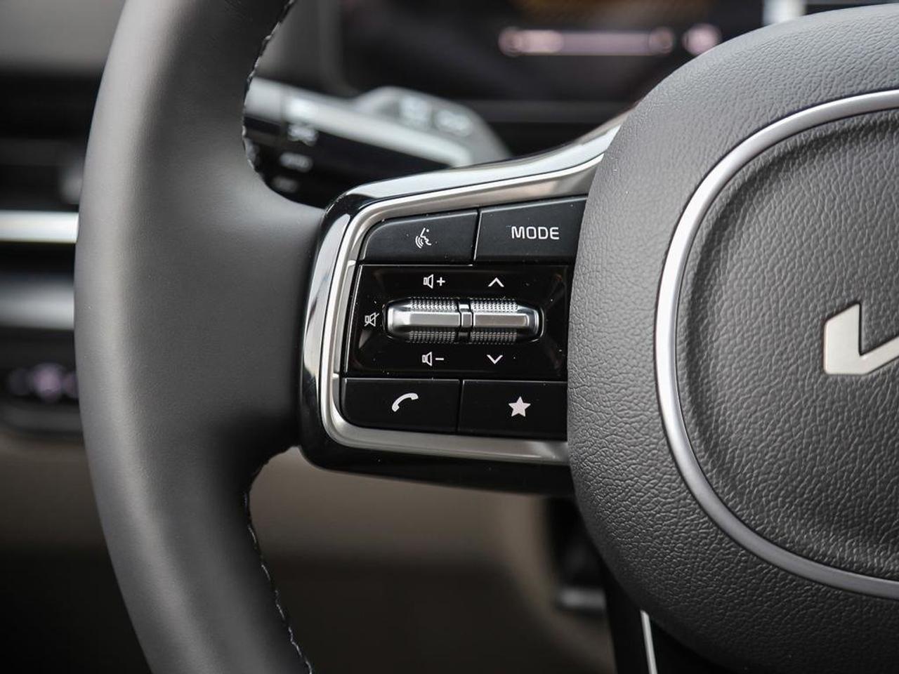 2026 Kia Carnival LX+ Photo