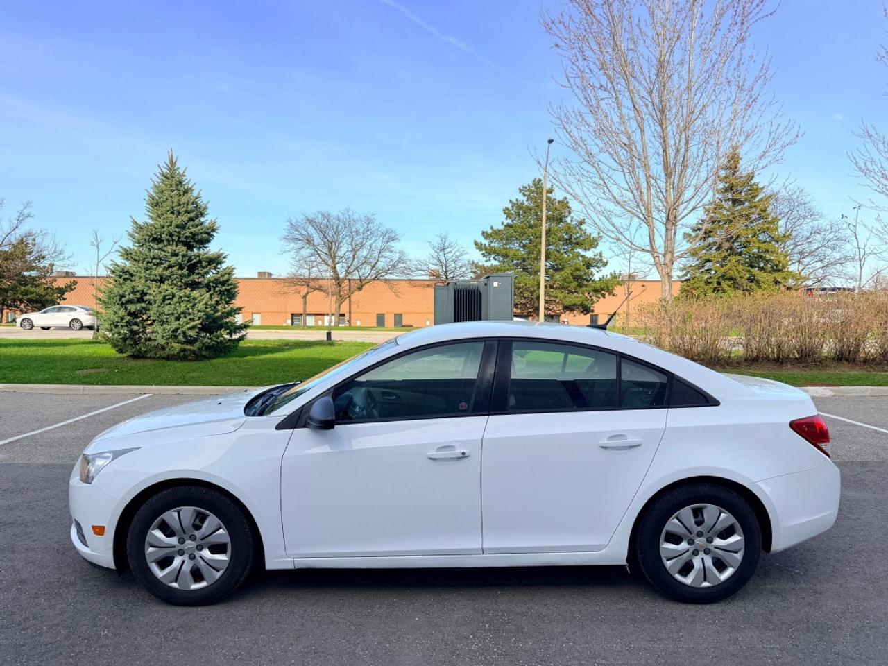 2014 Chevrolet Cruze 4dr Sedan 2LS Photo
