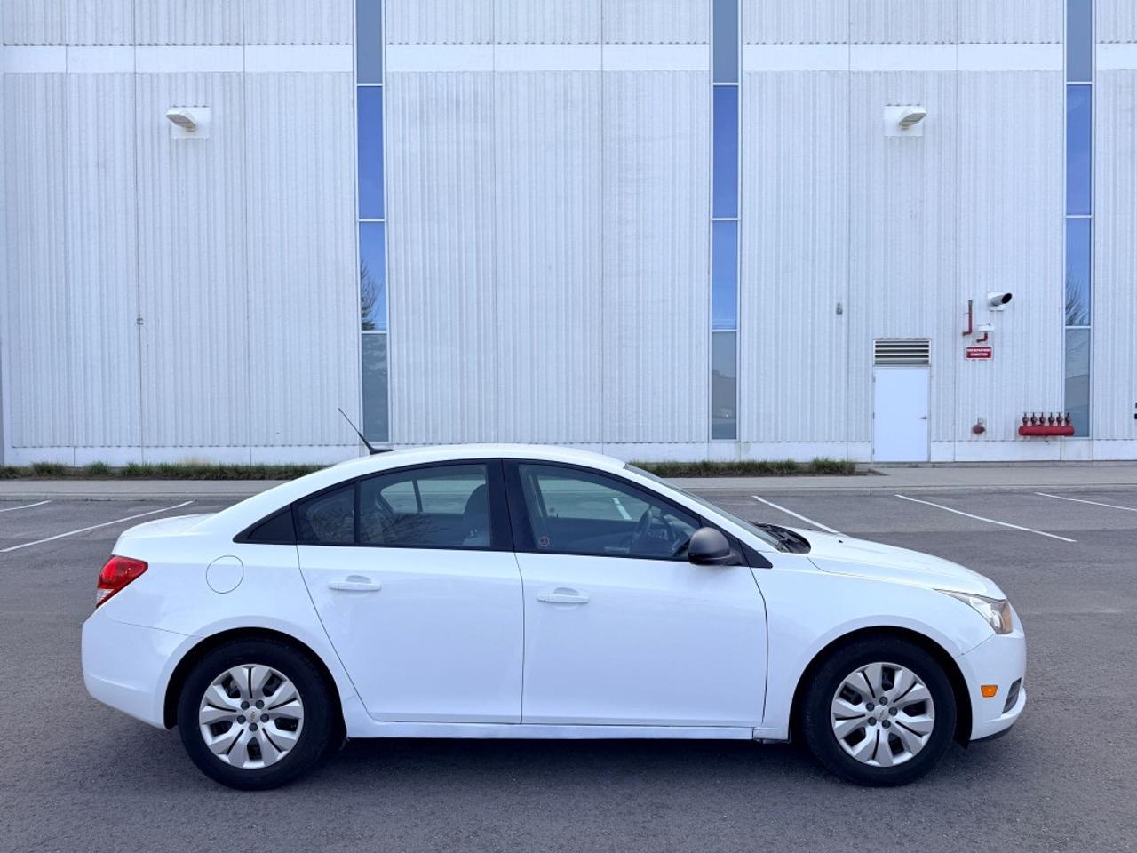 2014 Chevrolet Cruze 4dr Sedan 2LS Photo