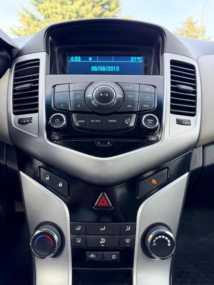 2014 Chevrolet Cruze 4dr Sedan 2LS Photo