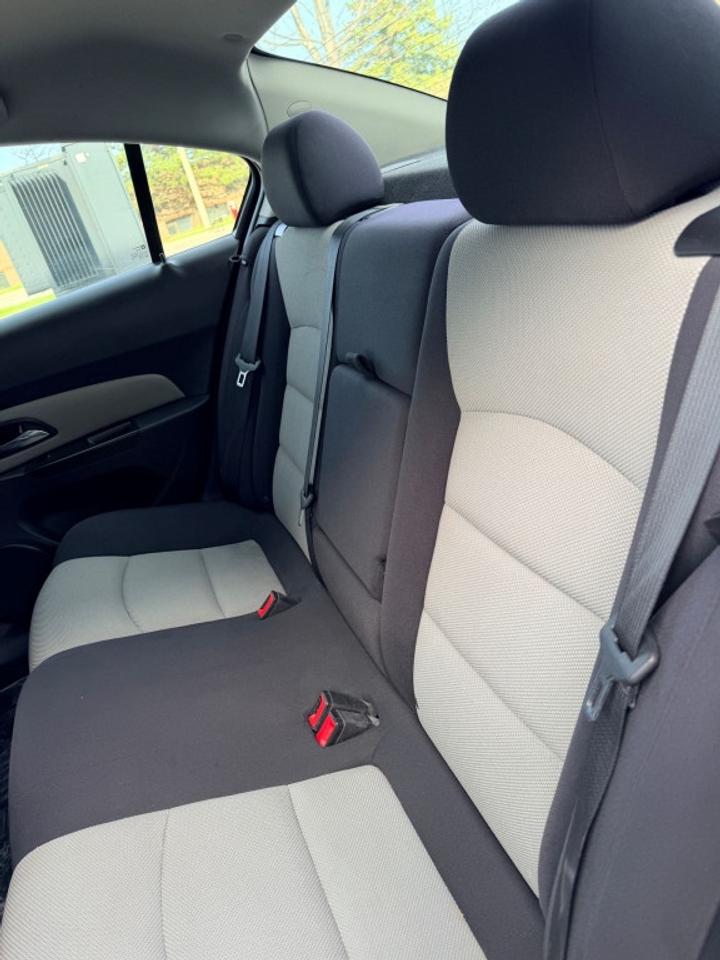 2014 Chevrolet Cruze 4dr Sedan 2LS Photo
