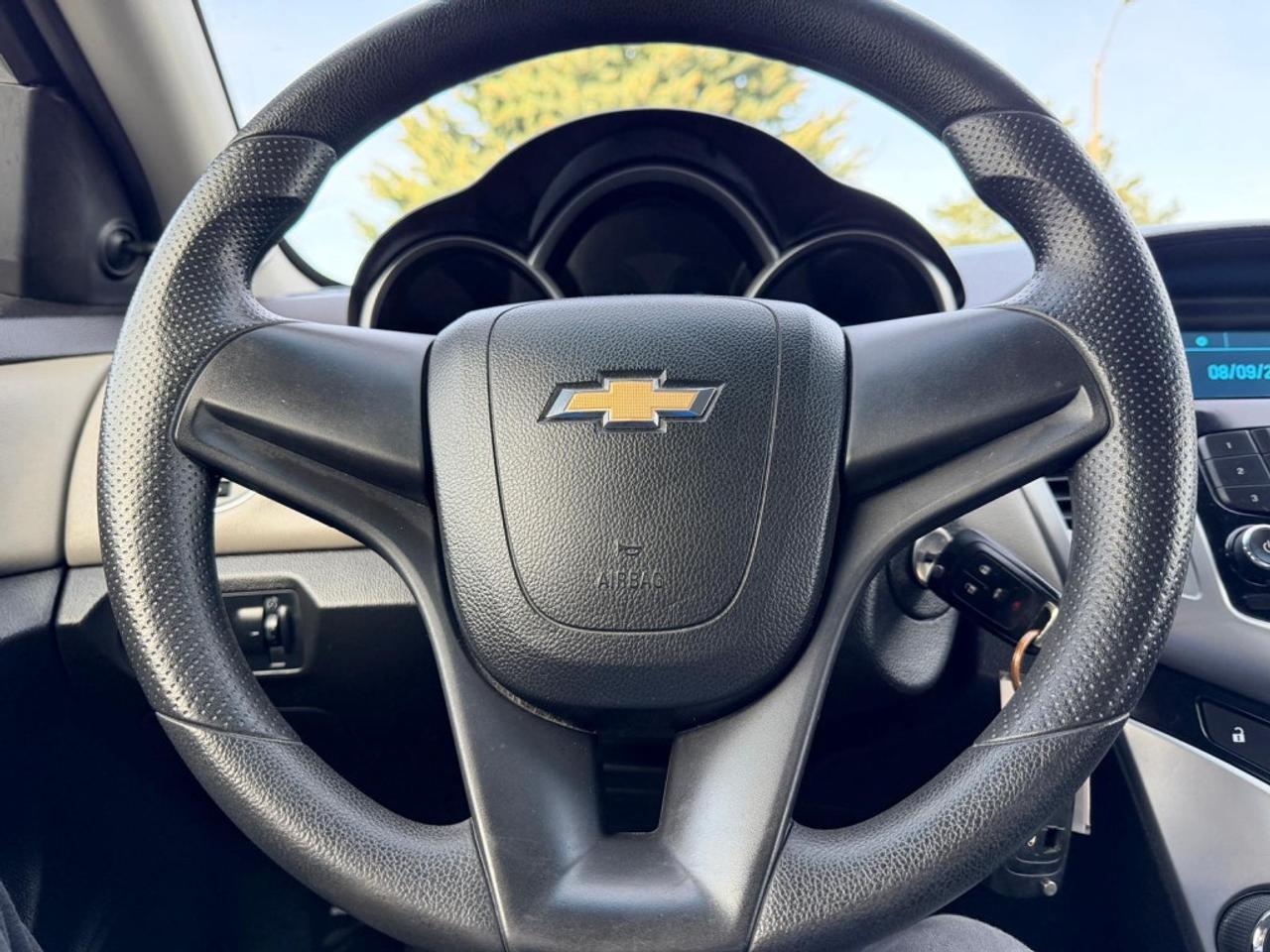 2014 Chevrolet Cruze 4dr Sedan 2LS Photo