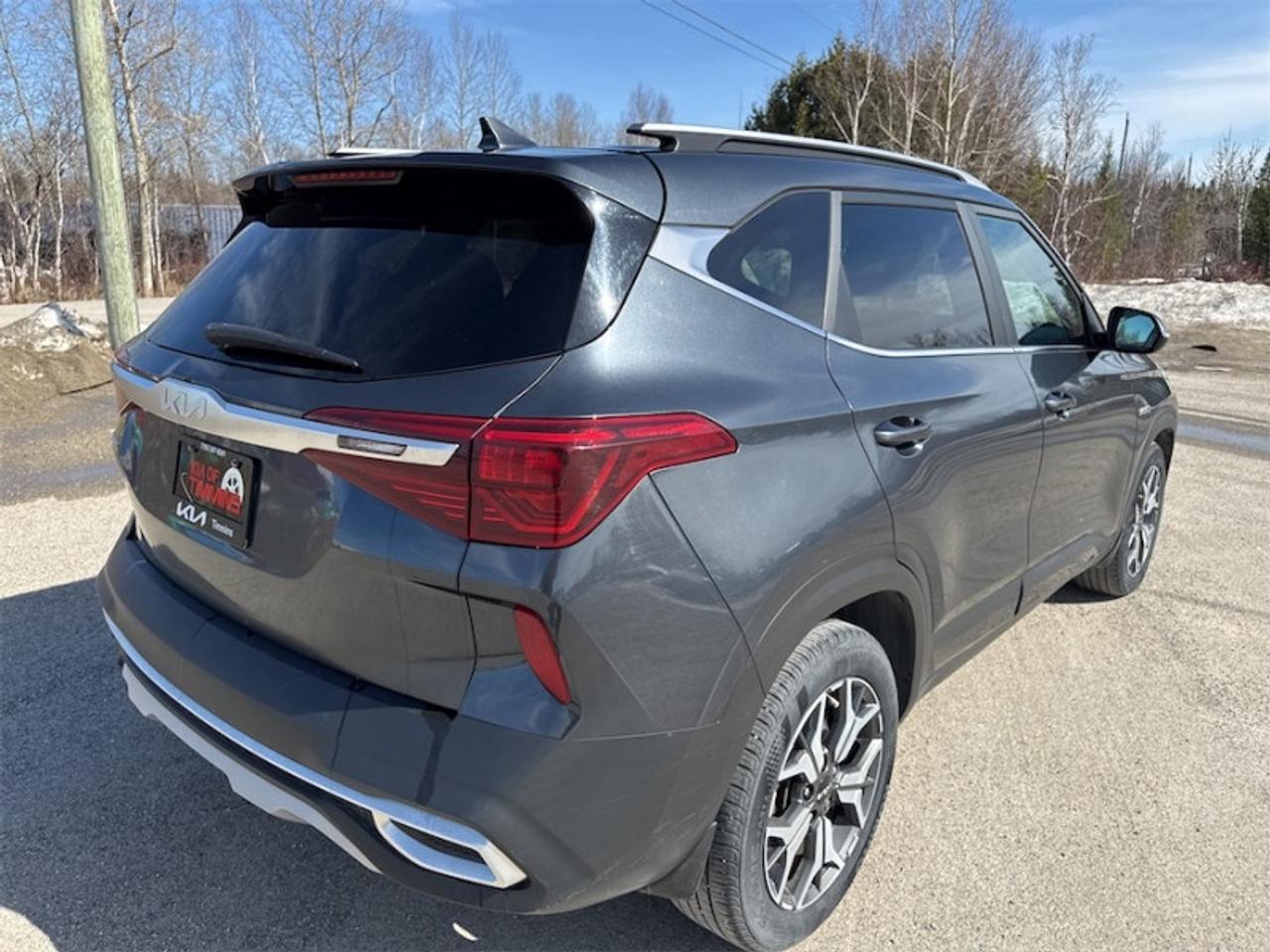 2022 Kia Seltos EX Premium  Sunroof - $163 B/W Photo