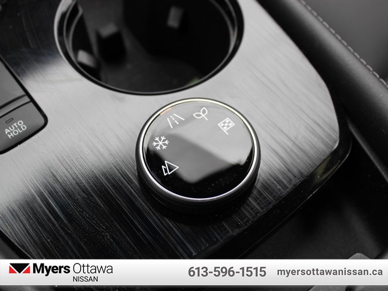 2025 Nissan Rogue Platinum  - HUD -  Leather Seats Photo