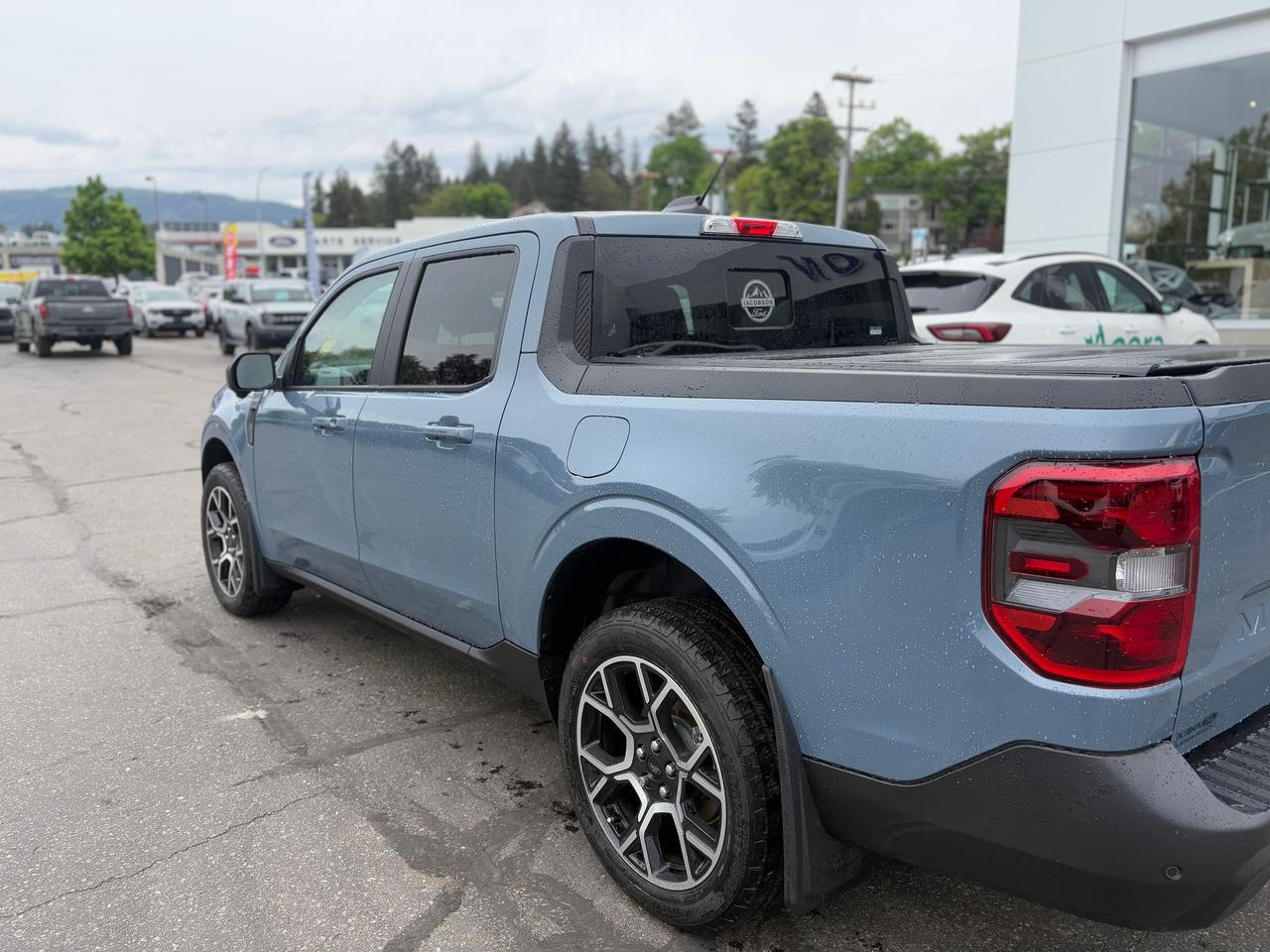 2026 Ford Maverick Lariat Photo2