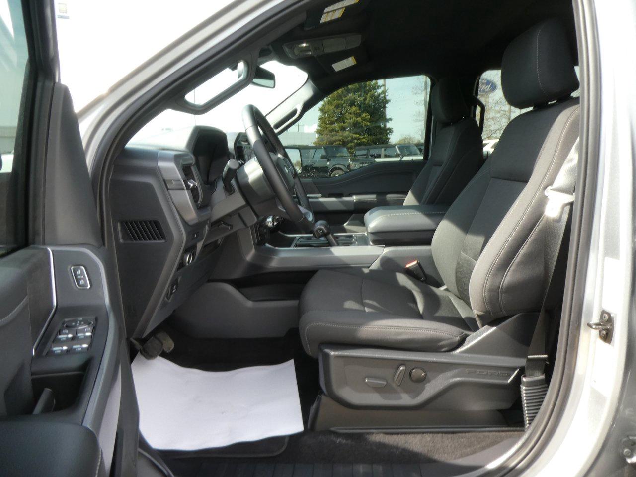 2025 Ford F-150 XLT | Heated Seats | Backup Cam | Nav | Photo