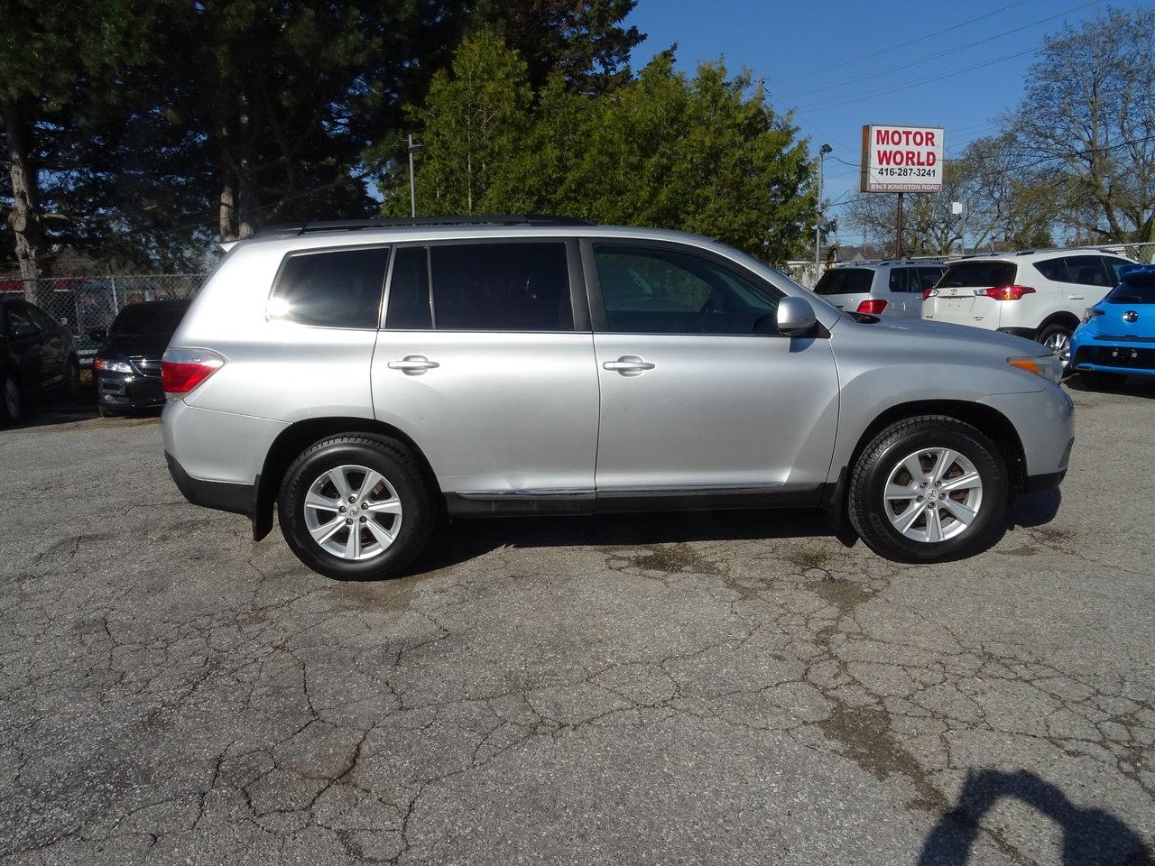 2011 Toyota Highlander BASE Photo