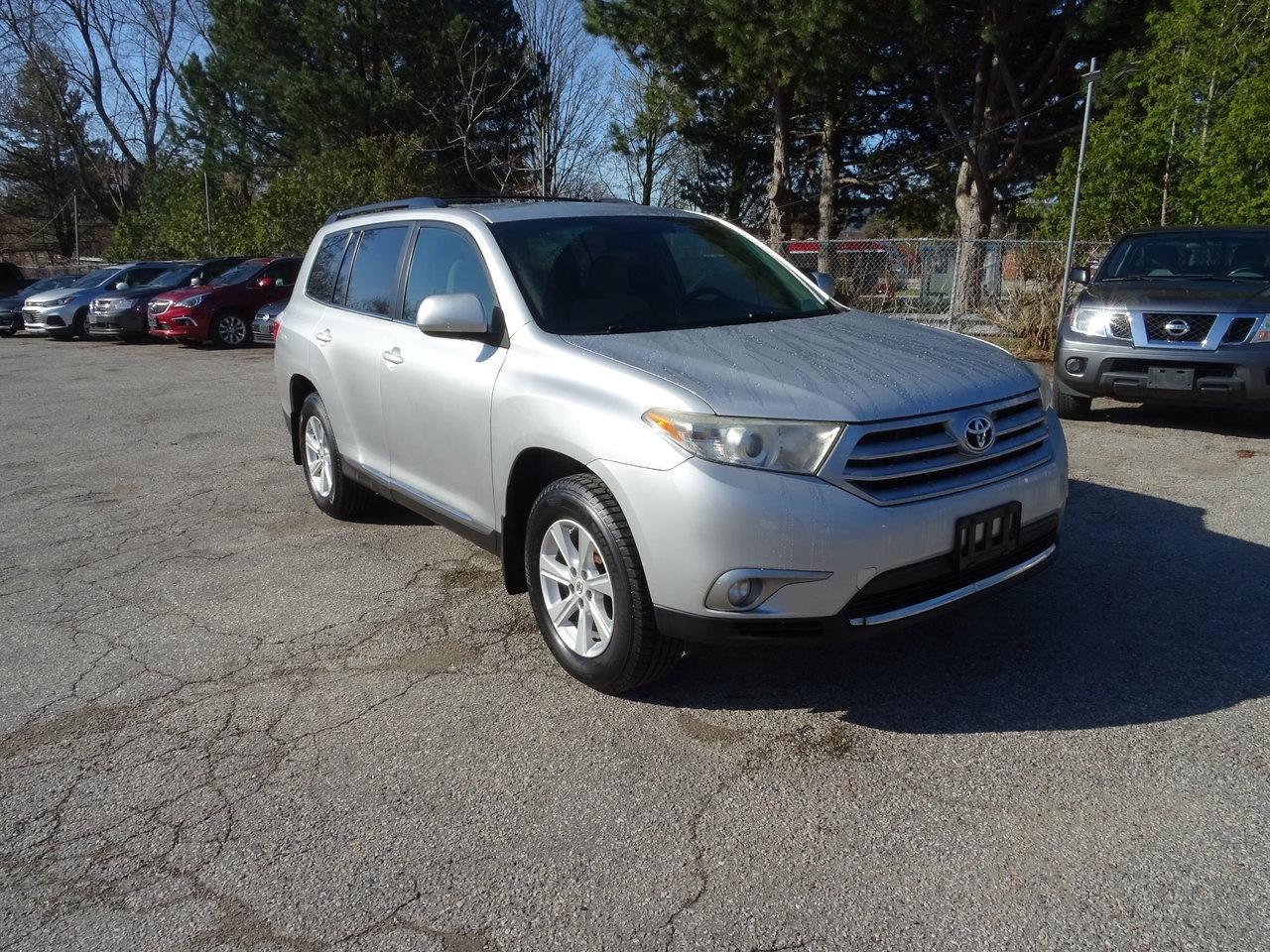 2011 Toyota Highlander BASE Photo